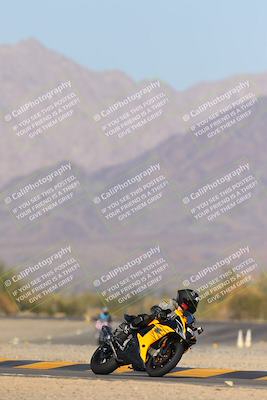 media/Dec-09-2023-SoCal Trackdays (Sat) [[76a8ac2686]]/Turn 4 Set 1 (1120am)/